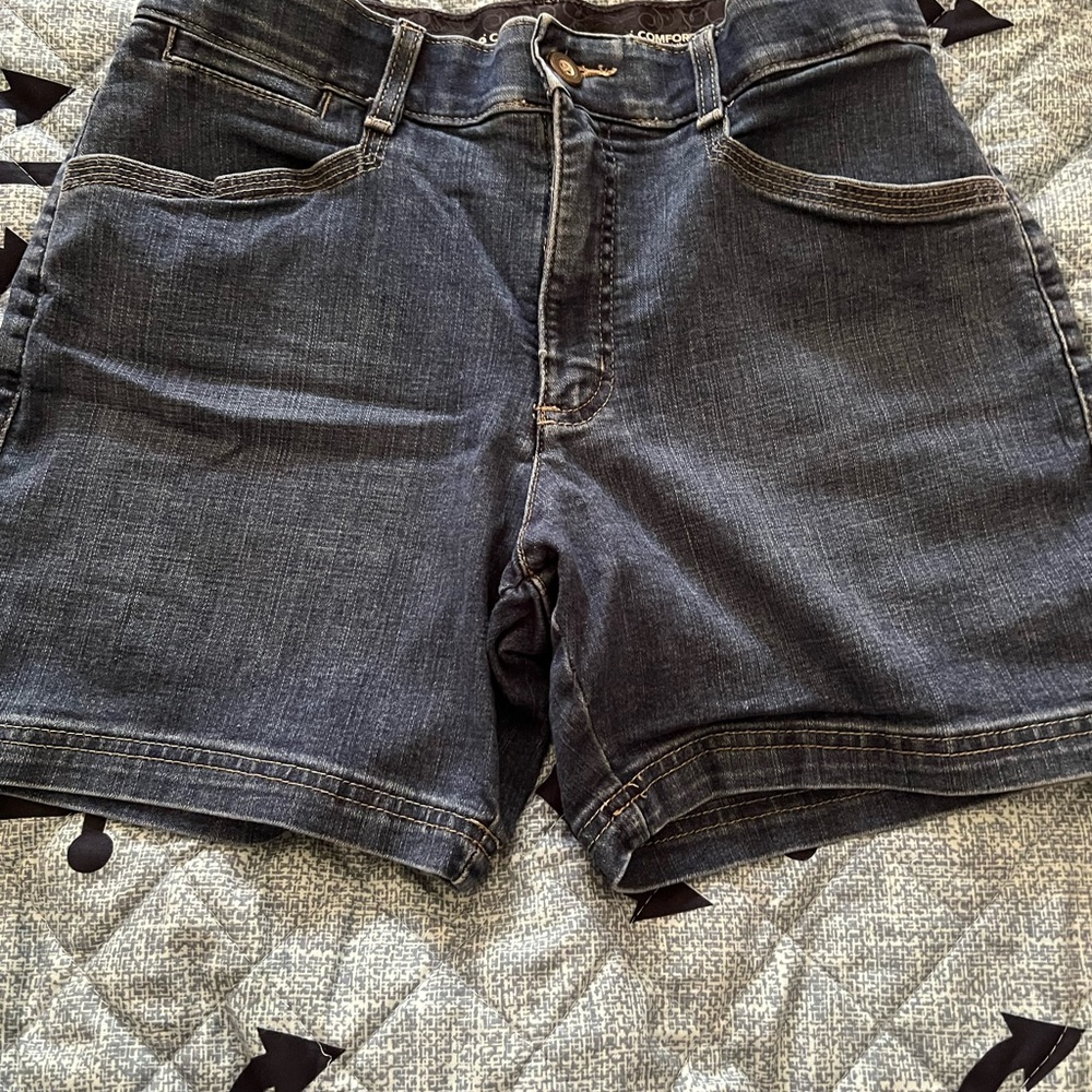 Lee Shorts with Comfort Stretch Waistband size 10 Medium